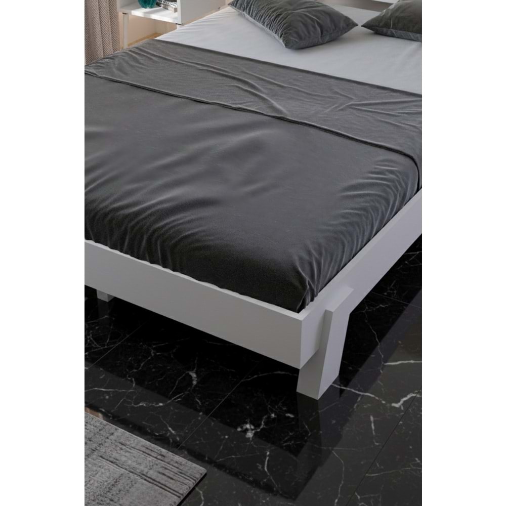 Ebruli Model Dikey Başlıklı Ahşap Karyola