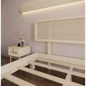 Hazeran Lilyum Model Vernikli Ahşap Karyola Ve İki komodin Set