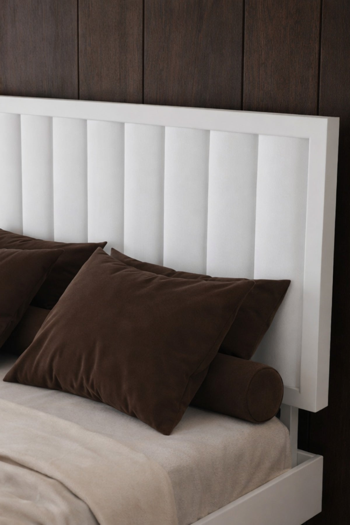 Hüma Model Dikey Başlıklı Masif Ahşap Karyola 140x200 Ceviz