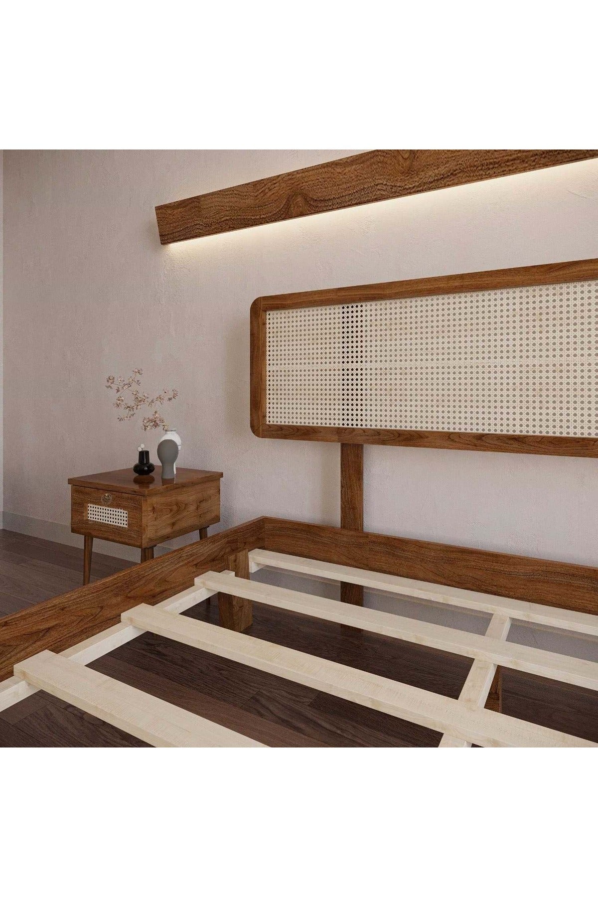 Li̇lyum Model Masif Ahşap Karyola 2 Adet Komodin 140x200 Doğal