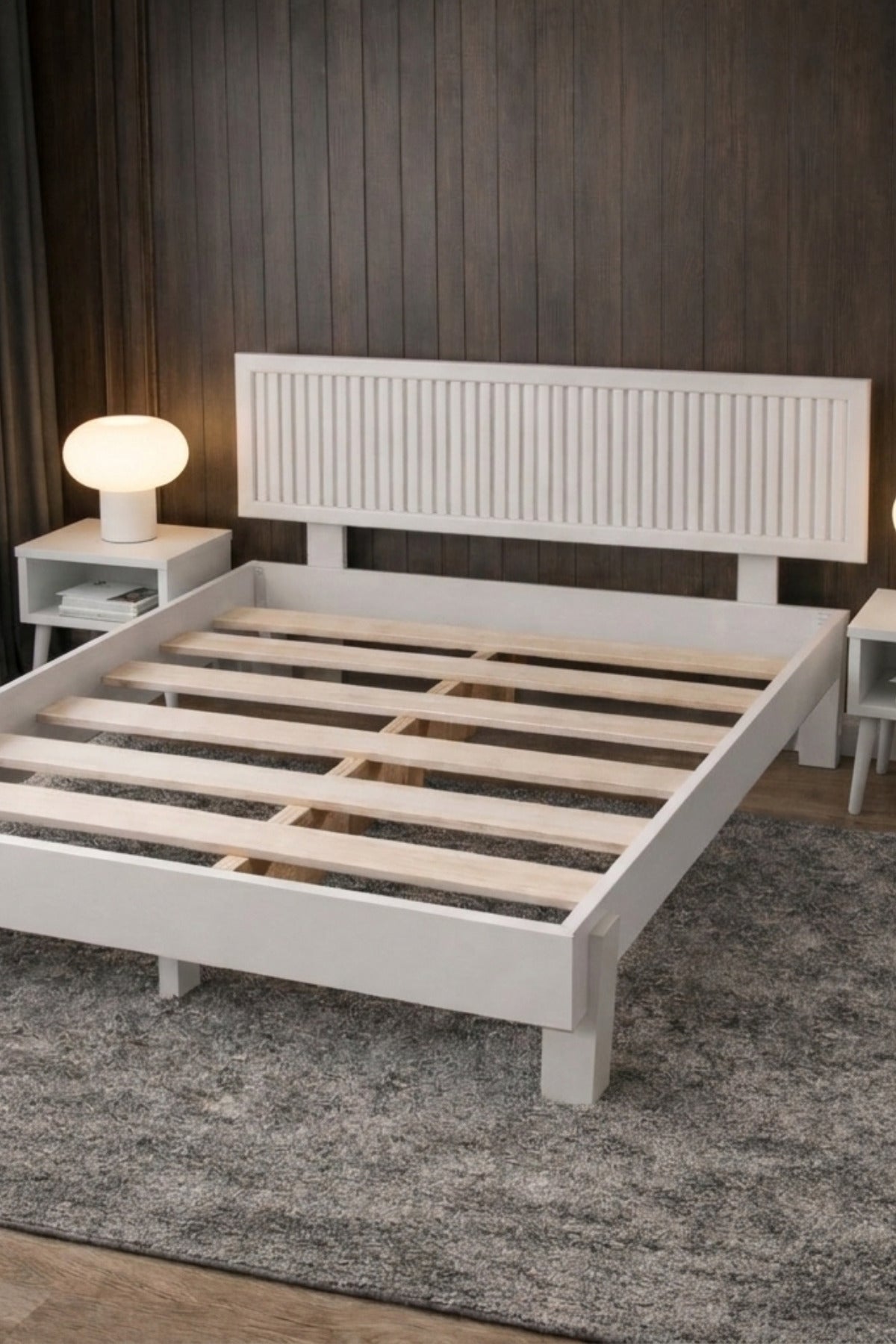 Ebruli̇ Model Dikey Başlıklı Masif Ahşap Karyola 2 Adet Komodin 90x200 Vernikli