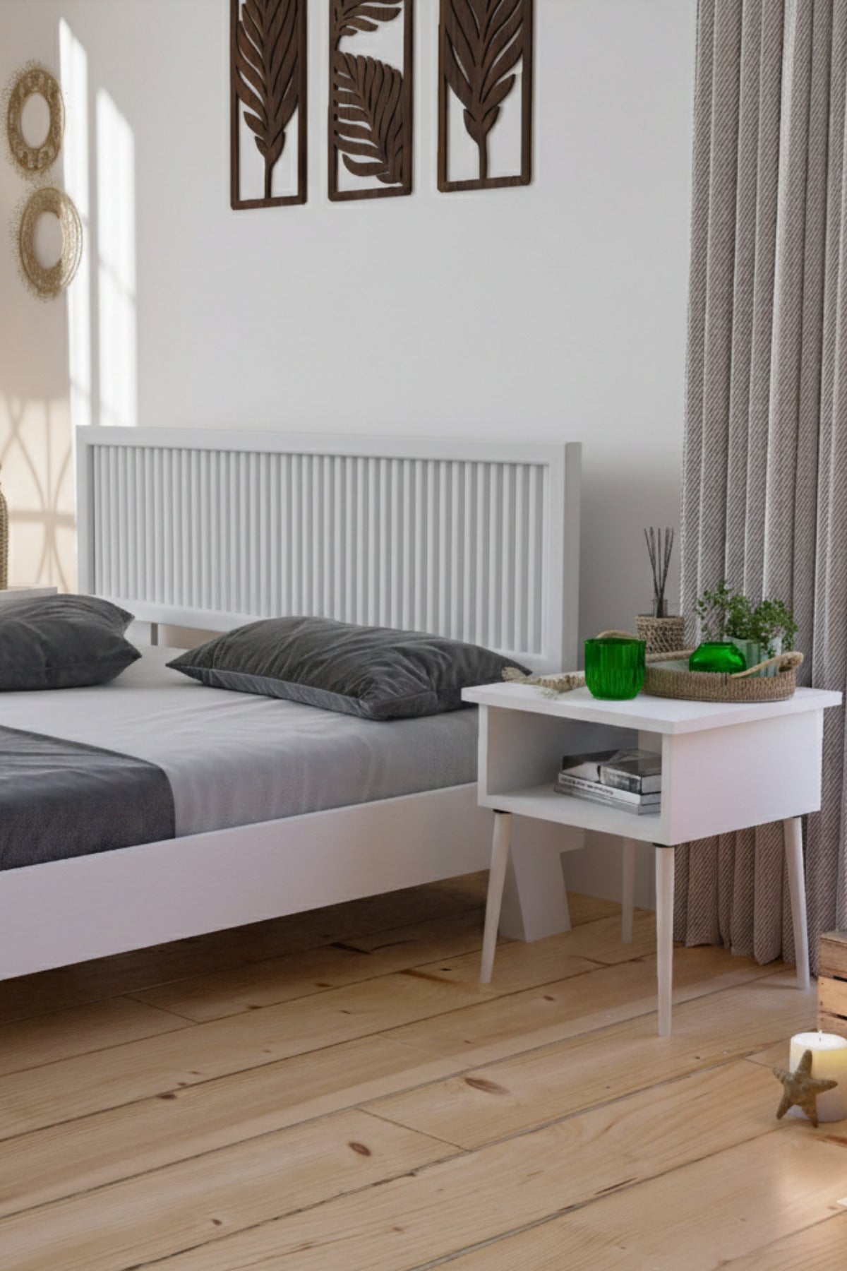 Ebruli̇ Model Dikey Başlıklı Masif Ahşap Karyola 2 Adet Komodin 180x200 Ceviz
